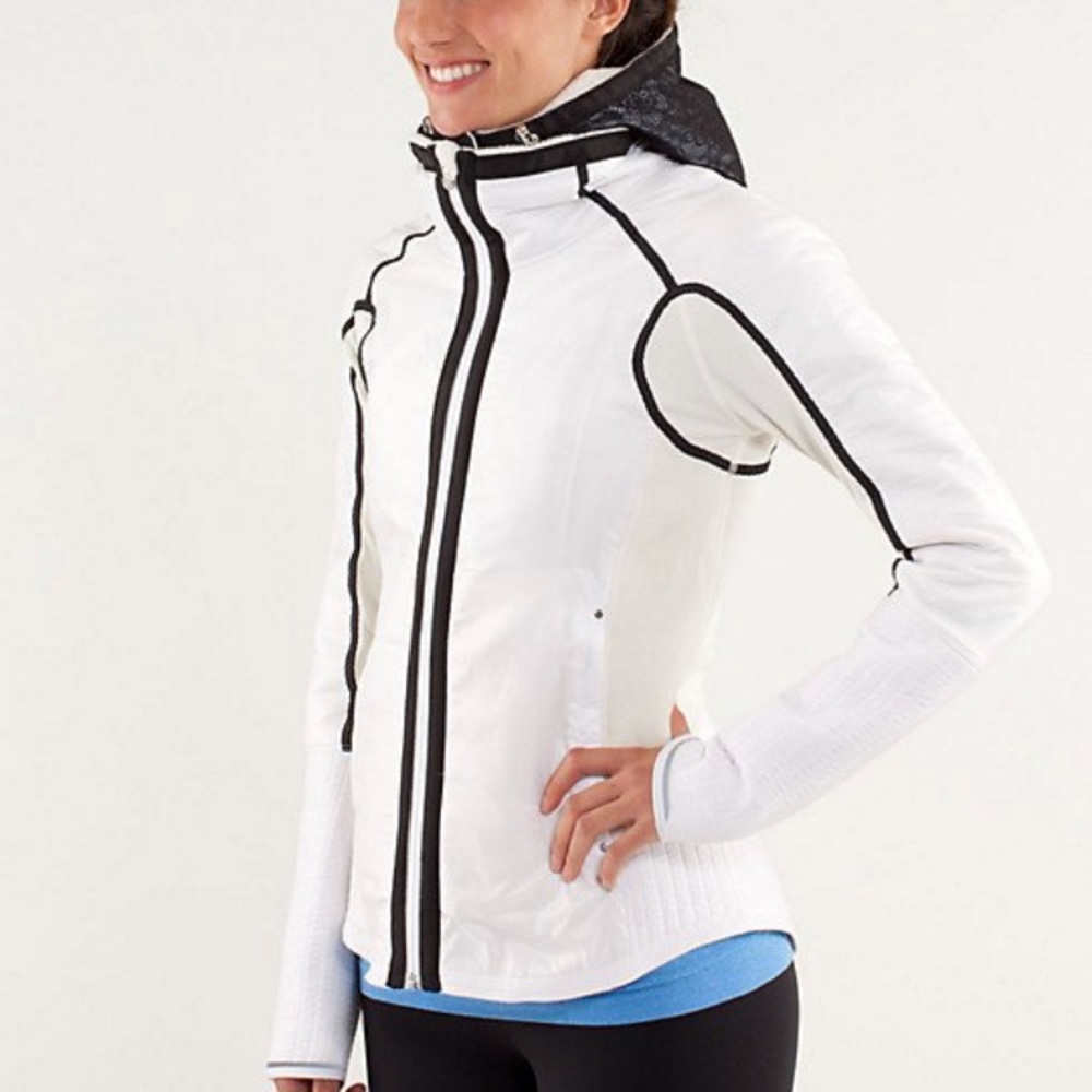Lululemon Bundle Up Jacket Size 8 NWOT